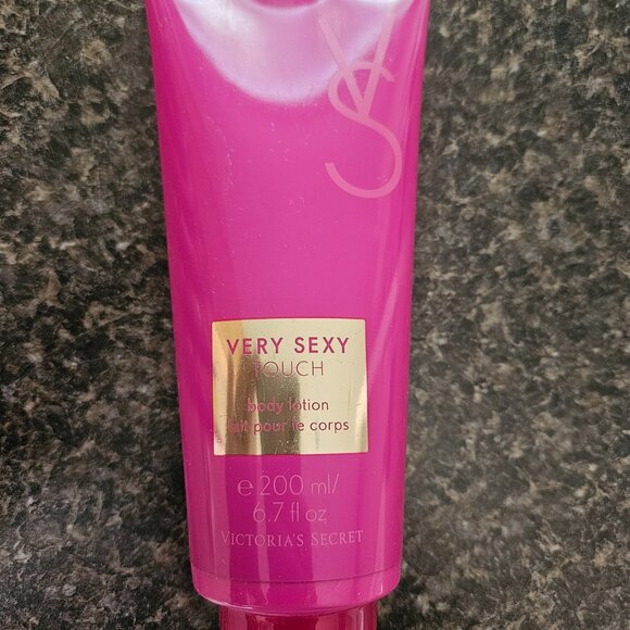 Victoria's Secret Very Sexy Touch Lotion - Picture 2 of 2